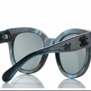Chanel butterfly sunglasses, perfect condition wore once CHANEL Classic Butterfly Black Acetate Sunglasses 5371 Made  main image 4